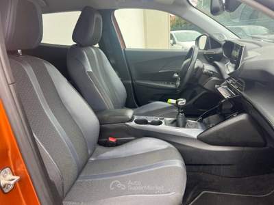 Peugeot 2008 1.2 puretech Allure s&s 100cv Arancione usata Agliana