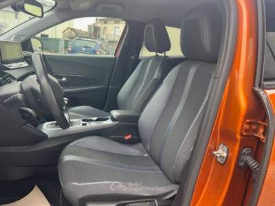 Peugeot 2008 1.2 puretech Allure s&s 100cv Arancione usata Agliana