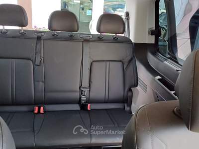 Hyundai Staria 2.2 AT 4WD 7 posti Luxury ( NO VINCOLO FINANZIARIO ) Nero usata Veggiano
