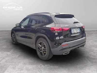 Mercedes-Benz GLA 200 D Premium 8G-DCT Nero usata Lucca