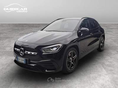 Mercedes-Benz GLA 200 D Premium 8G-DCT Nero usata Lucca