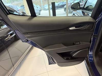 Alfa Romeo Stelvio Stelvio 2020 2.2 t Business rwd 160cv auto Blu/Azzurro usata Foligno
