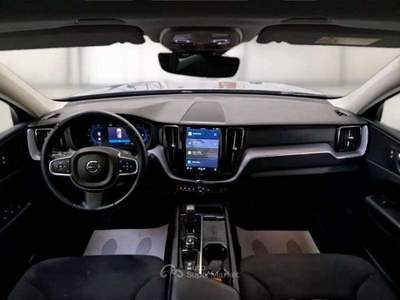 Volvo XC60 XC60 II 2022 2.0 b4 Momentum Pro awd auto usata Foligno