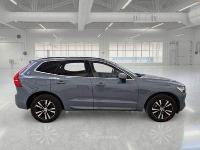 Volvo XC60 XC60 II 2022 2.0 b4 Momentum Pro awd auto usata Foligno