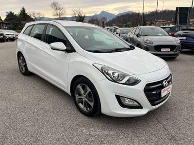 Hyundai i30 i30 SW  COMFORT 1.6 crdi 110cv Bianco usata Buja
