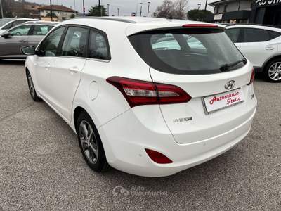Hyundai i30 i30 SW  COMFORT 1.6 crdi 110cv Bianco usata Buja
