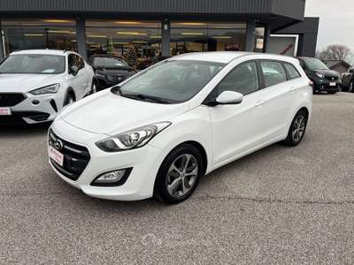 Hyundai i30 i30 SW  COMFORT 1.6 crdi 110cv Bianco usata Buja