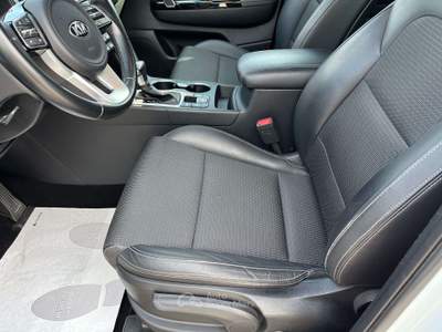 Kia Sportage Sportage IV 1.6 crdi Busi Clas 2wd 136cv dct7 Bianco usata Buja