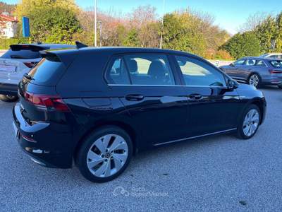 Volkswagen Golf Golf VIII  2.0 tdi Style 150cv dsg Nero usata Buja
