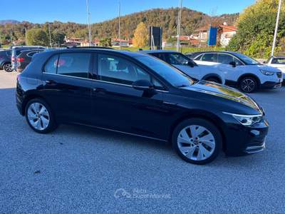 Volkswagen Golf Golf VIII  2.0 tdi Style 150cv dsg Nero usata Buja