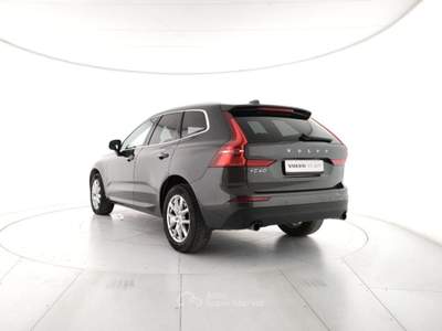 Volvo XC60 B4 (d) AWD Geartronic Momentum Pro Grigio usata Modena