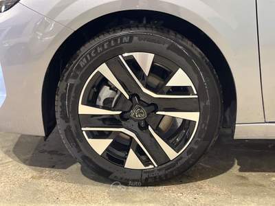 Peugeot 208 1.2 puretech 100cv allure Argento usata Verona