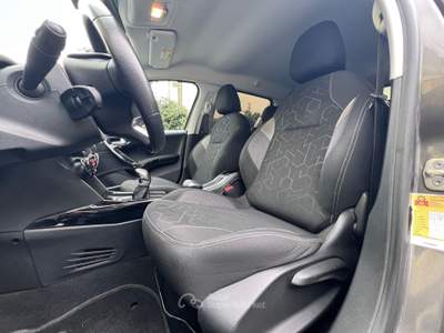 Peugeot 2008 Peugeot 2008 1.2 PureTech 82 Active #9549 Grigio usata Saronno