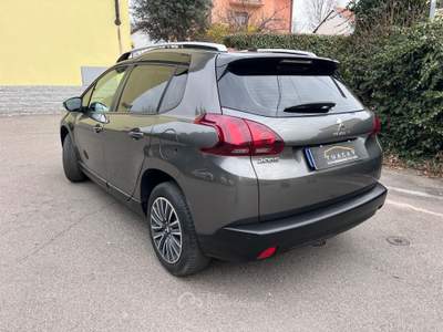 Peugeot 2008 Peugeot 2008 1.2 PureTech 82 Active #9549 Grigio usata Saronno