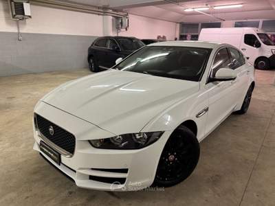 Jaguar XE 2.0 D 180 CV aut. Pure Bianco usata Bergamo