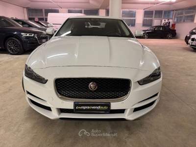 Jaguar XE 2.0 D 180 CV aut. Pure Bianco usata Bergamo