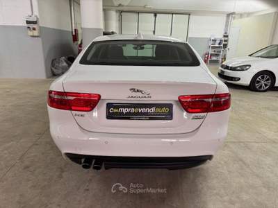 Jaguar XE 2.0 D 180 CV aut. Pure Bianco usata Bergamo