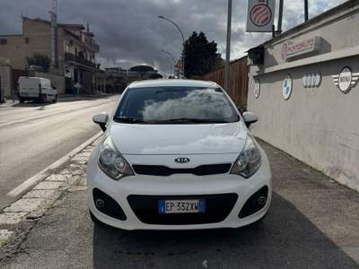 Kia Rio WGT 5p. EX PLUS Bianco usata Sant'Antimo