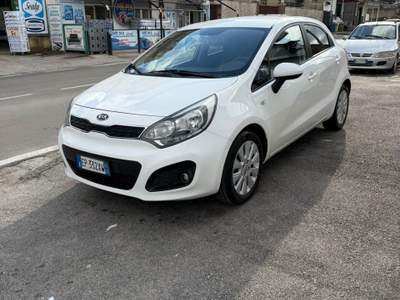 Kia Rio WGT 5p. EX PLUS Bianco usata Sant'Antimo