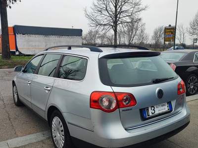 Volkswagen Passat /105CV Var. Comfortline Grigio usata Torino
