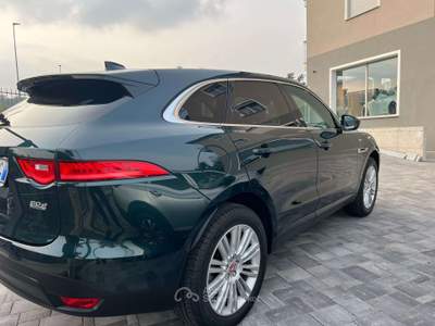 Jaguar F-Pace F-Pace 2.0d i4 Prestige awd 180cv auto my18 Verde usata Gaggiolo di Cantello