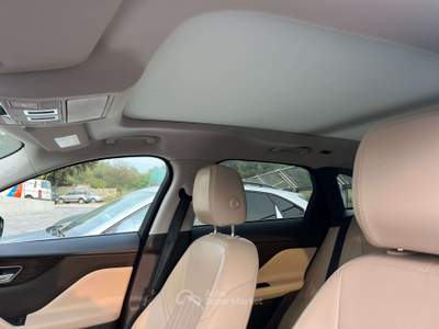Jaguar F-Pace F-Pace 2.0d i4 Prestige awd 180cv auto my18 Verde usata Gaggiolo di Cantello