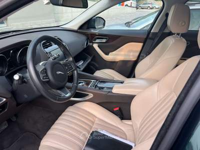 Jaguar F-Pace F-Pace 2.0d i4 Prestige awd 180cv auto my18 Verde usata Gaggiolo di Cantello