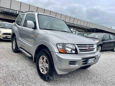 Mitsubishi Pajero - 2.5 TDI - SOLO 90 000 KM Argento usata Massa