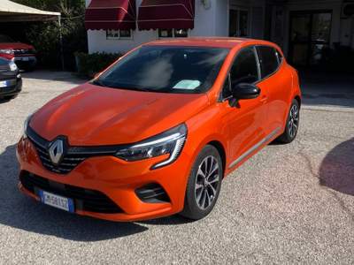 Renault Clio 1.6 145cv Full Hybrid Techno Arancione usata LIVORNO
