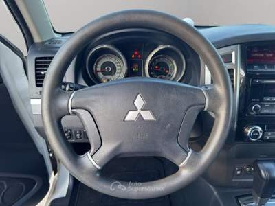 Mitsubishi Pajero 3.2 100th Auto Bianco usata Roma