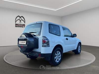 Mitsubishi Pajero 3.2 100th Auto Bianco usata Roma
