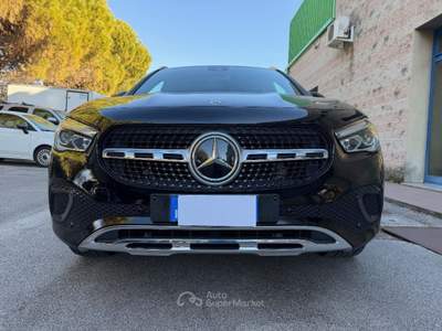 Mercedes-Benz GLA 136CV SPORT AUTOMATIC KM-49.000 TAGLAINDATI! Nero usata Venezia