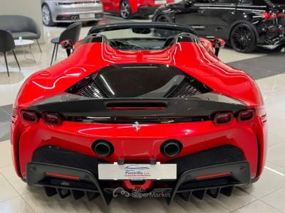Ferrari SF90 FERRA SF90 SPIDER 1000 CV FULL CARBON FIORAN SF90 SPIDER 1000 CV FULL CARBON FIORAN Rosso usata Roma