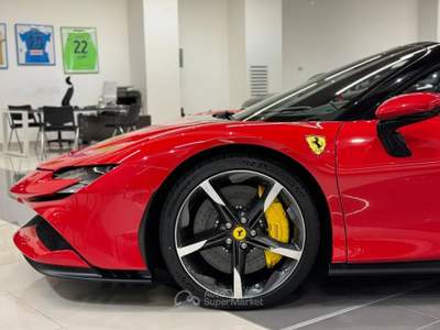 Ferrari SF90 FERRA SF90 SPIDER 1000 CV FULL CARBON FIORAN SF90 SPIDER 1000 CV FULL CARBON FIORAN Rosso usata Roma