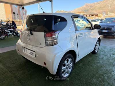 Toyota iQ  1.0 Sol Bianco usata Spigno Saturnia