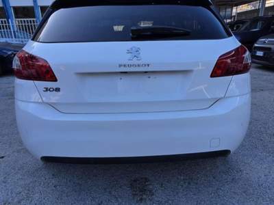 Peugeot 308 BlueHDi 120 S&S Allure Bianco usata Pagani