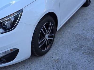 Peugeot 308 BlueHDi 120 S&S Allure Bianco usata Pagani