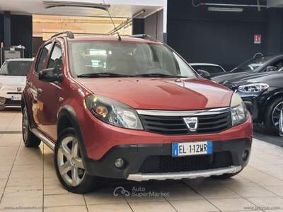 Dacia Sandero Sandero 1.6 8V GPL 85 CV Ambiance Rosso usata Torino
