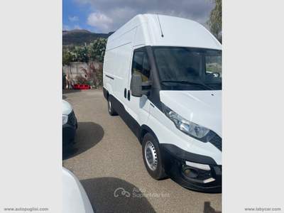 Iveco Daily Daily 35S13A8 2.3 HPT PL Cab. RUOTA SINGOLA Bianco usata Zafferana Etnea