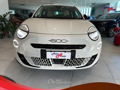 Fiat 600 600 Hybrid 136 CV DCT MHEV La Prima Bianco usata Ardore