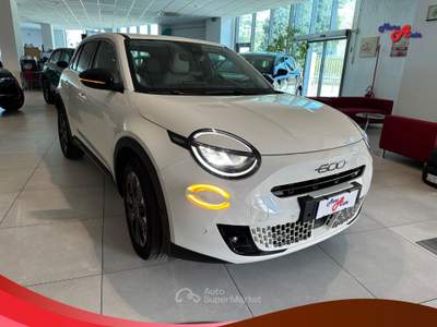 Fiat 600 600 Hybrid 136 CV DCT MHEV La Prima Bianco usata Ardore