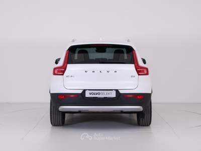 Volvo XC40 B3 163CV AUT CORE Bianco usata Bassano del Grappa