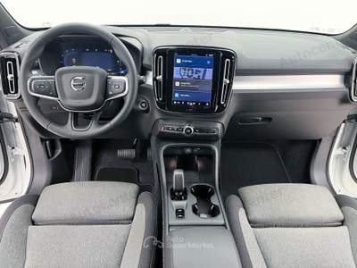 Volvo XC40 B3 163CV AUT CORE Bianco usata Bassano del Grappa