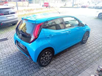 Toyota Aygo 1.0 VVT-i x-play Blu/Azzurro usata Brescia