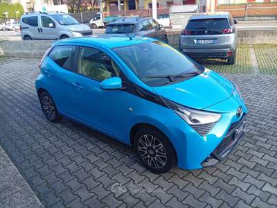 Toyota Aygo 1.0 VVT-i x-play Blu/Azzurro usata Brescia