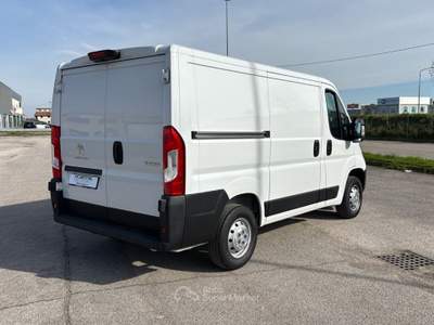 Peugeot Boxer 330 L1H1 2.2 BlueHDi 140cv S&S Bianco usata Rovigo