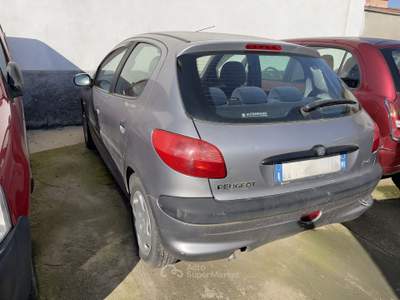 Peugeot 206 1.1 60cv XT 5P - VETTURA NON RICONDIZIONATA Argento usata Meda
