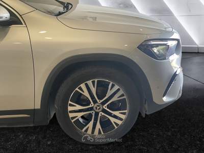 Mercedes-Benz GLA GLA 200 d Auto Progressive Advanced Plus Argento usata Napoli