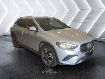 Mercedes-Benz GLA GLA 200 d Auto Progressive Advanced Plus Argento usata Napoli