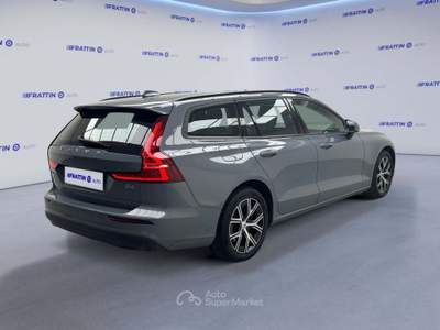 Volvo V60 V60 B4 (D) Automatico Essential Grigio usata Cassola